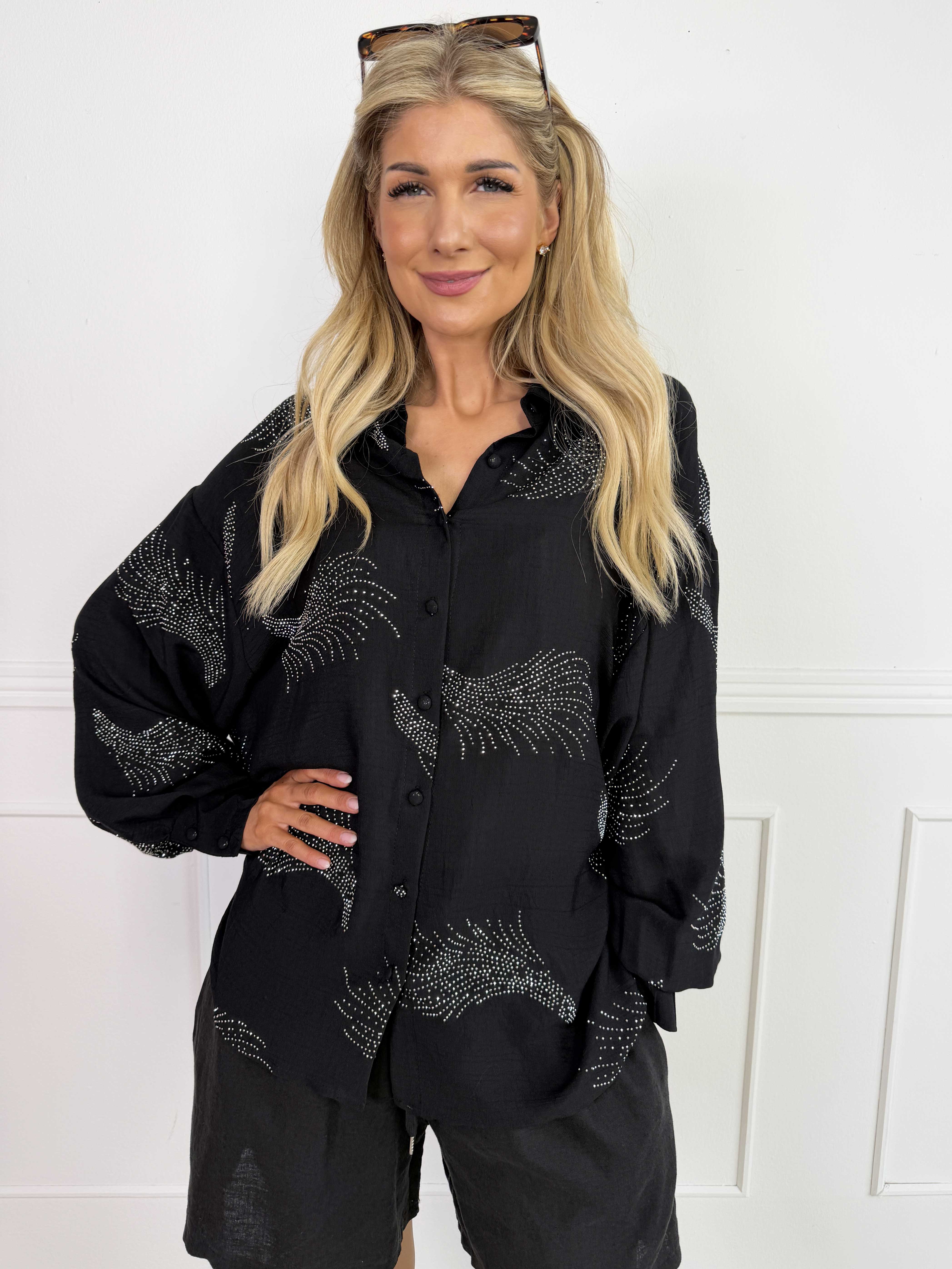 Heidy - Stilfuld skjorte med fine similisten og brede manchetter